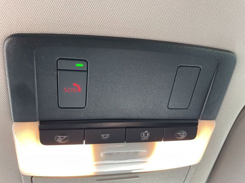 Used 2025 Nissan Pathfinder SV image 23