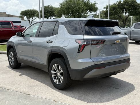 Used 2026 Chevrolet Equinox LT FWD image 7