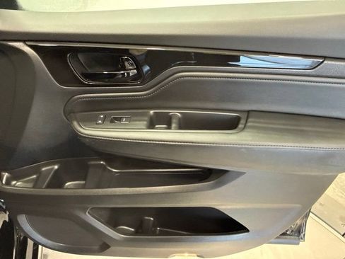 Used 2025 Honda Odyssey Elite image 18