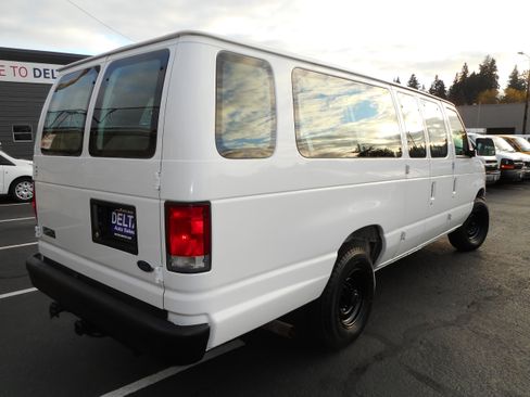 Used 1999 Ford E-350 and Econoline 350 Club Wagon image 10