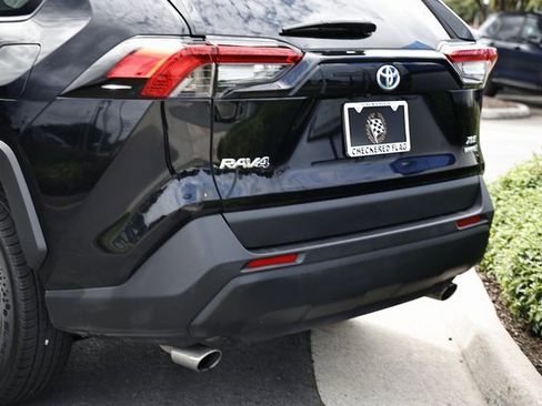 Used 2024 Toyota RAV4 XLE image 9