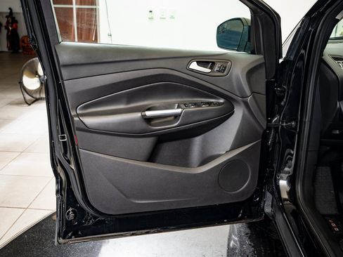 Used 2018 Ford Escape Titanium image 23