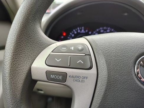 Used 2011 Toyota Camry LE FWD image 10