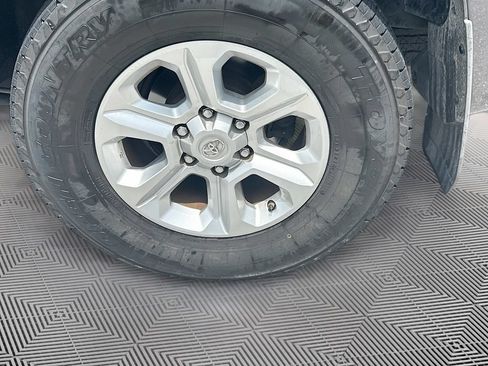 Used 2020 Toyota 4Runner SR5 RWD image 34