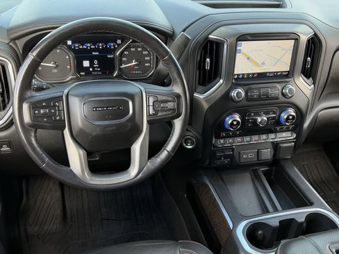Used 2022 GMC Sierra 3500 Denali w/ Denali Ultimate Package image 14