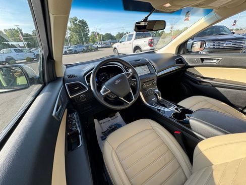 Used 2016 Ford Edge SEL w/ Equipment Group 201A FWD image 25