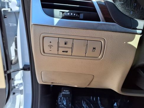 Used 2015 Hyundai Genesis 3.8 RWD image 18