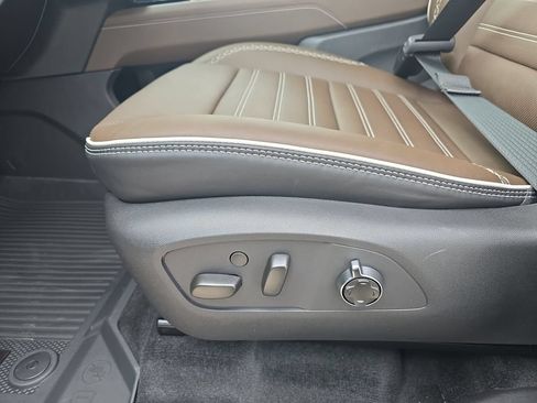 New 2026 GMC Acadia Denali Ultimate w/ LPO, Floor Liner Package AWD/4WD image 30