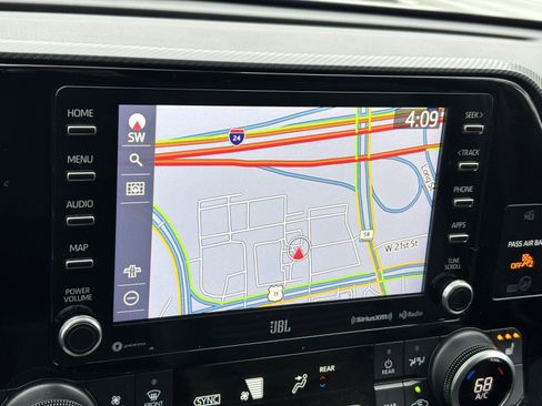 Used 2021 Toyota Highlander XSE image 4