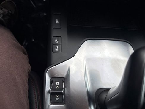 Used 2020 Jaguar E-PACE Checkered Flag image 13