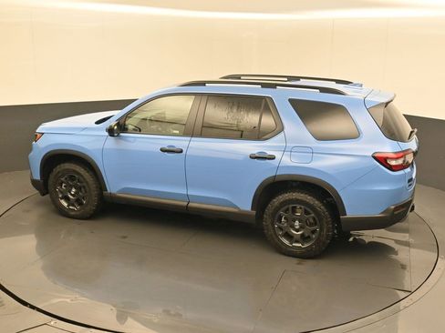 New 2025 Honda Pilot TrailSport image 15