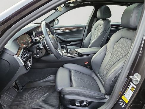 Used 2023 BMW 530i xDrive w/ Premium Package image 14