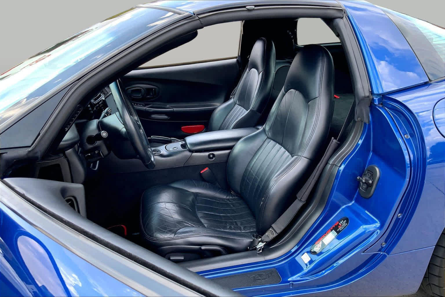 Used 2002 Chevrolet Corvette Coupe RWD image 7