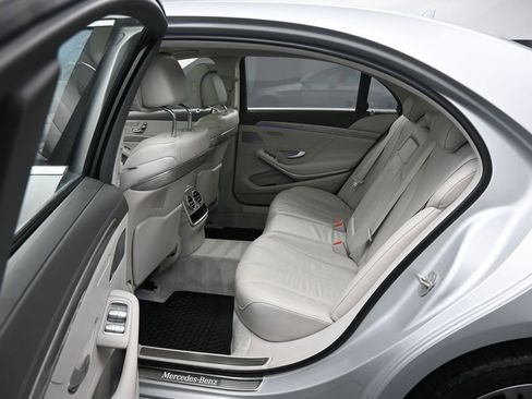 Used 2016 Mercedes-Benz S 550 4MATIC Sedan w/ Premium Package image 36