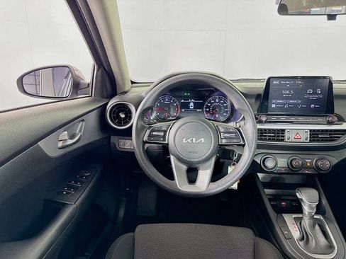 Certified 2023 Kia Forte LXS w/ LXS Technology Package FWD image 20