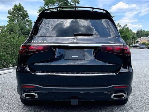 Used 2024 Mercedes-Benz GLS 450 4MATIC image 16