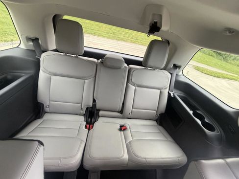 Used 2025 Ford Expedition Active AWD/4WD image 23