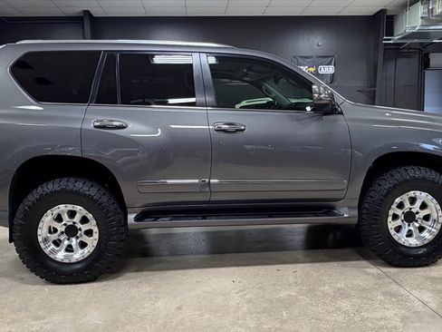 Used 2014 Lexus GX 460 w/ Premium Package AWD/4WD image 12