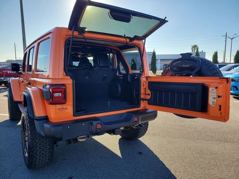 Used 2025 Jeep Wrangler Unlimited Rubicon 392 image 8