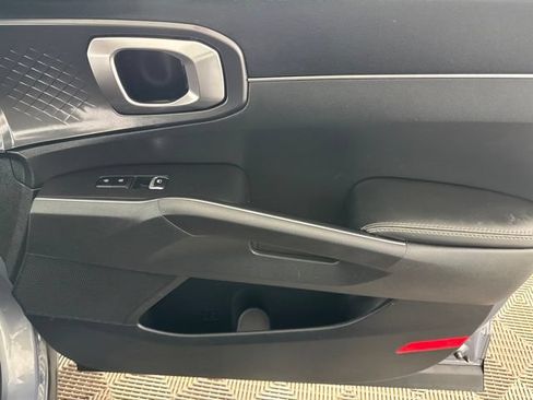 Certified 2024 Kia Sorento LX FWD image 21