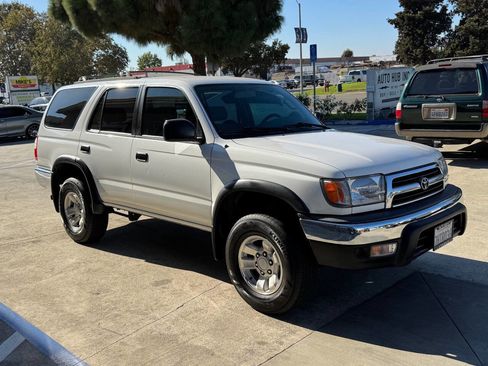 Used 2000 Toyota 4Runner 2WD image 5