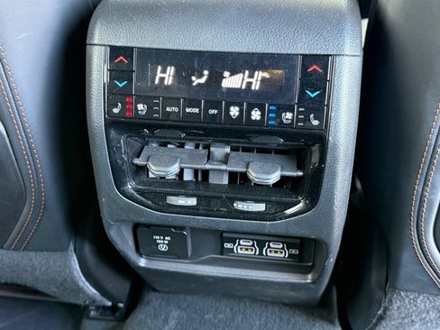 Certified 2024 Jeep Grand Cherokee Summit AWD/4WD image 21