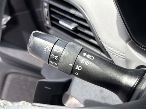 Used 2025 Subaru Outback Premium AWD/4WD image 33