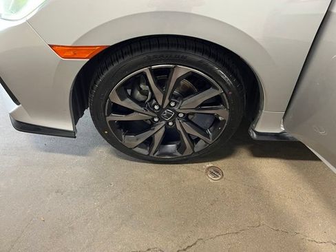 Used 2018 Honda Civic Sport image 30