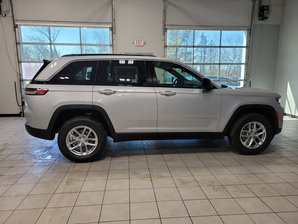 New 2026 Jeep Grand Cherokee Laredo X AWD/4WD image 5