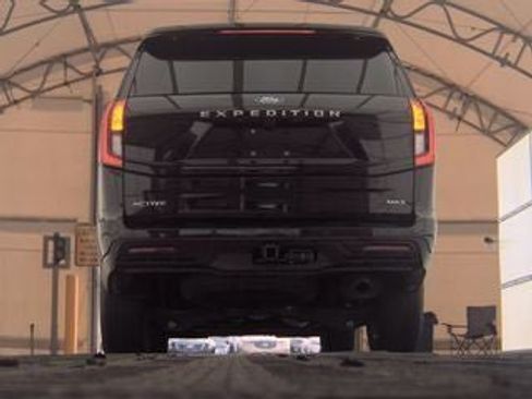 Certified 2025 Ford Expedition Max Active AWD/4WD image 4