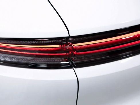 Certified 2025 Porsche Cayenne image 38