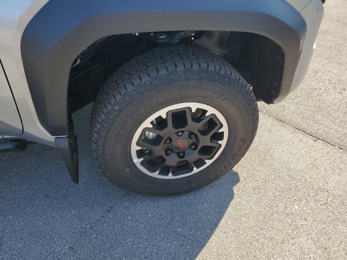 Certified 2026 Toyota Tacoma TRD Off-Road AWD/4WD image 6