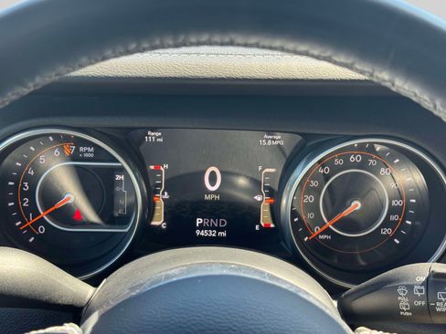 Used 2018 Jeep Wrangler Unlimited Sahara AWD/4WD image 22