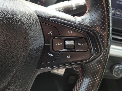 Used 2025 Chevrolet Trax RS w/ Driver Confidence Package FWD image 27