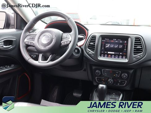 Used 2021 Jeep Compass Trailhawk AWD/4WD image 13