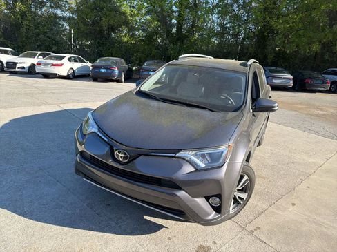Used 2018 Toyota RAV4 XLE w/ Plus Extra Value Package image 3
