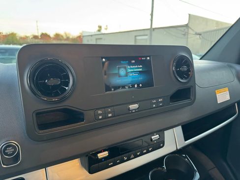 Used 2021 Mercedes-Benz Sprinter 2500 w/ Windows All Around Package image 14