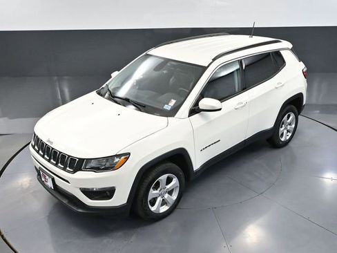 Used 2018 Jeep Compass Latitude w/ Cold Weather Group AWD/4WD image 56