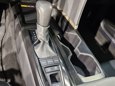 Used 2025 Toyota Camry SE FWD image 32