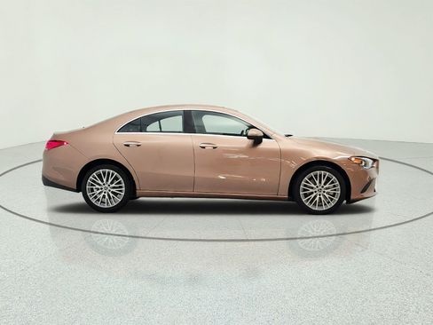 Used 2022 Mercedes-Benz CLA 250 image 4