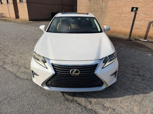 Used 2016 Lexus ES 350 w/ Premium Package w/Wood Trim FWD image 3