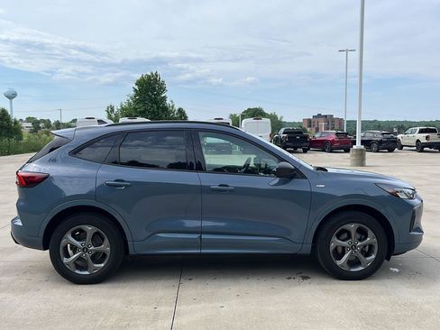Used 2024 Ford Escape ST-Line w/ Tech Pack #1 AWD/4WD image 4