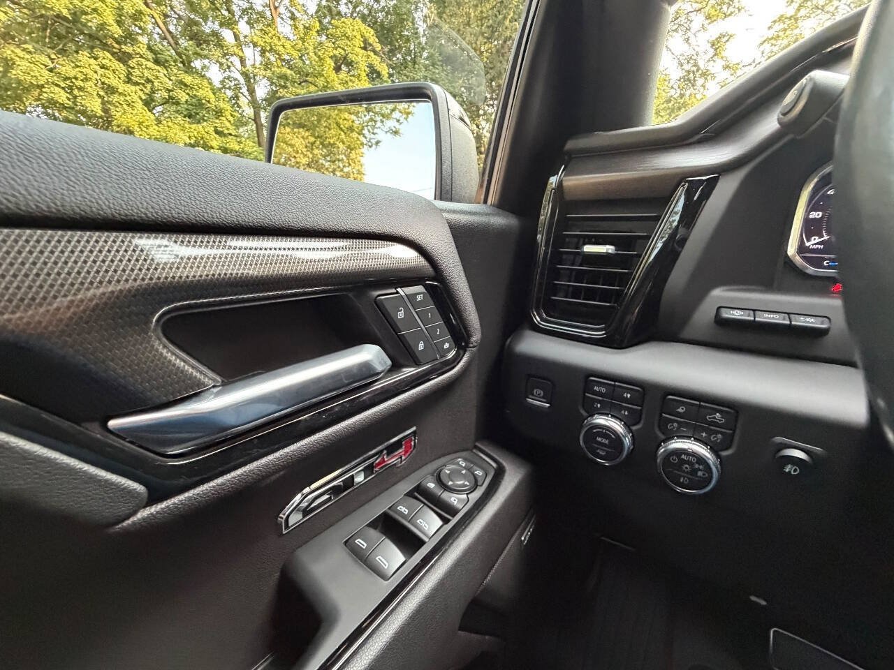 Used 2023 GMC Sierra 1500 AT4 w/ AT4 Premium Package AWD/4WD image 32