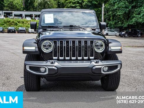 Used 2022 Jeep Gladiator Overland w/ LED Lighting Group AWD/4WD image 9