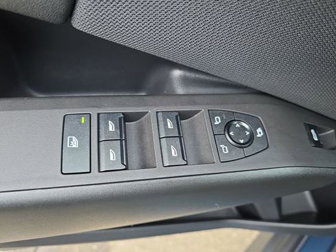 Used 2025 BMW X3 xDrive30i w/ Premium Package image 40