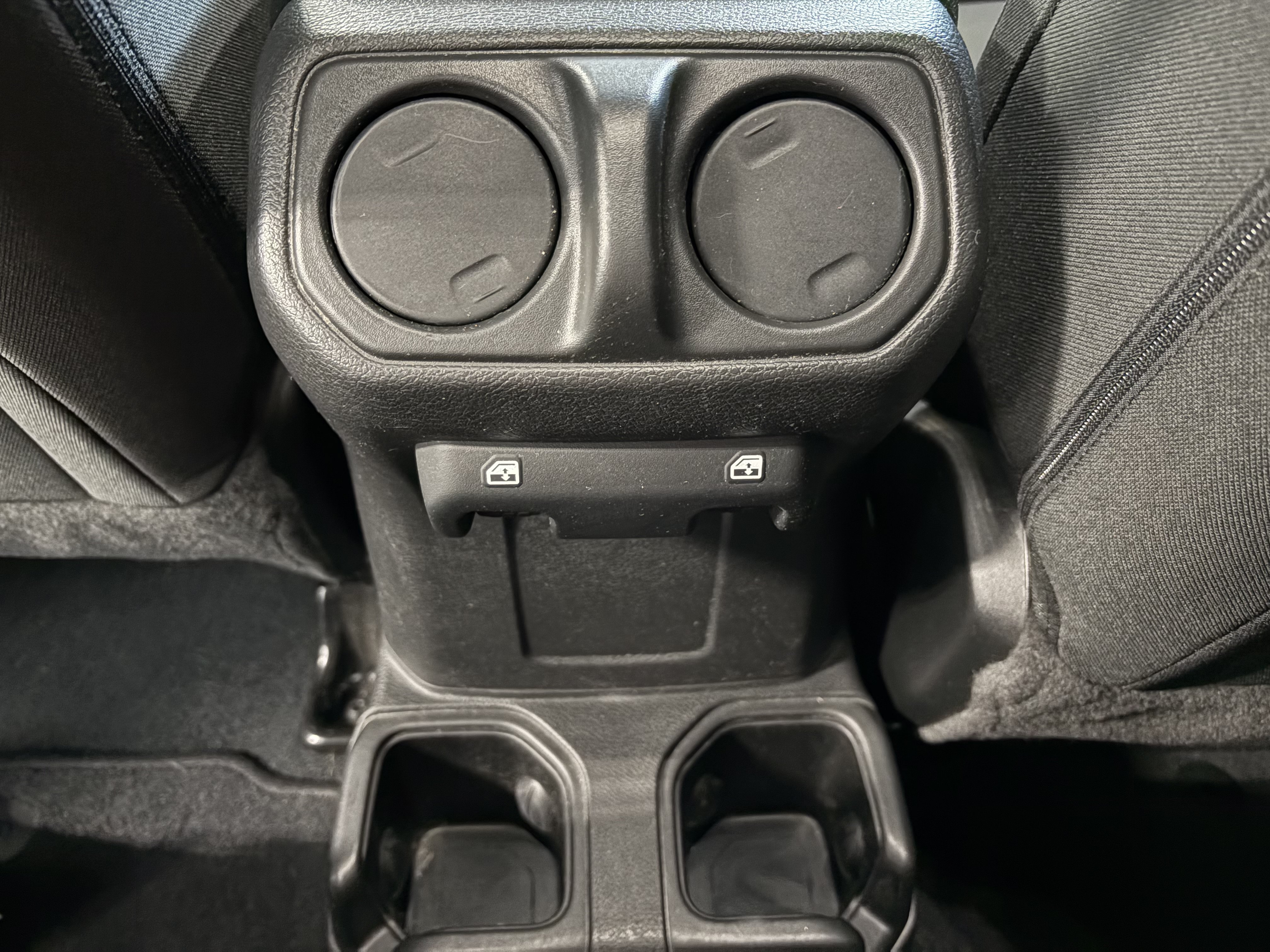 Used 2022 Jeep Wrangler Unlimited Sport AWD/4WD image 11