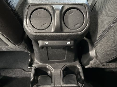 Used 2022 Jeep Wrangler Unlimited Sport AWD/4WD image 11