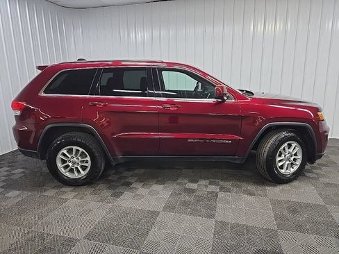 Used 2018 Jeep Grand Cherokee Laredo AWD/4WD image 2