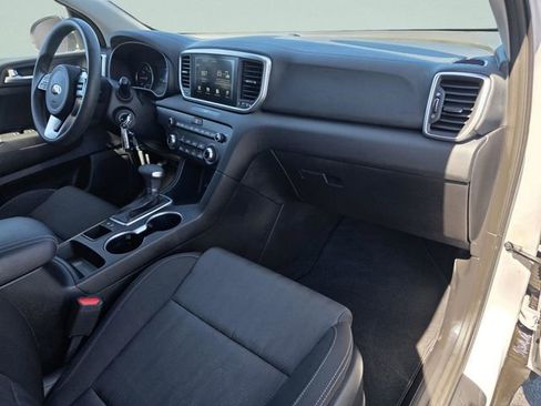 Used 2021 Kia Sportage LX image 19
