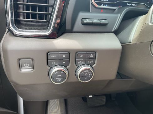 Used 2024 GMC Sierra 1500 Denali AWD/4WD image 18